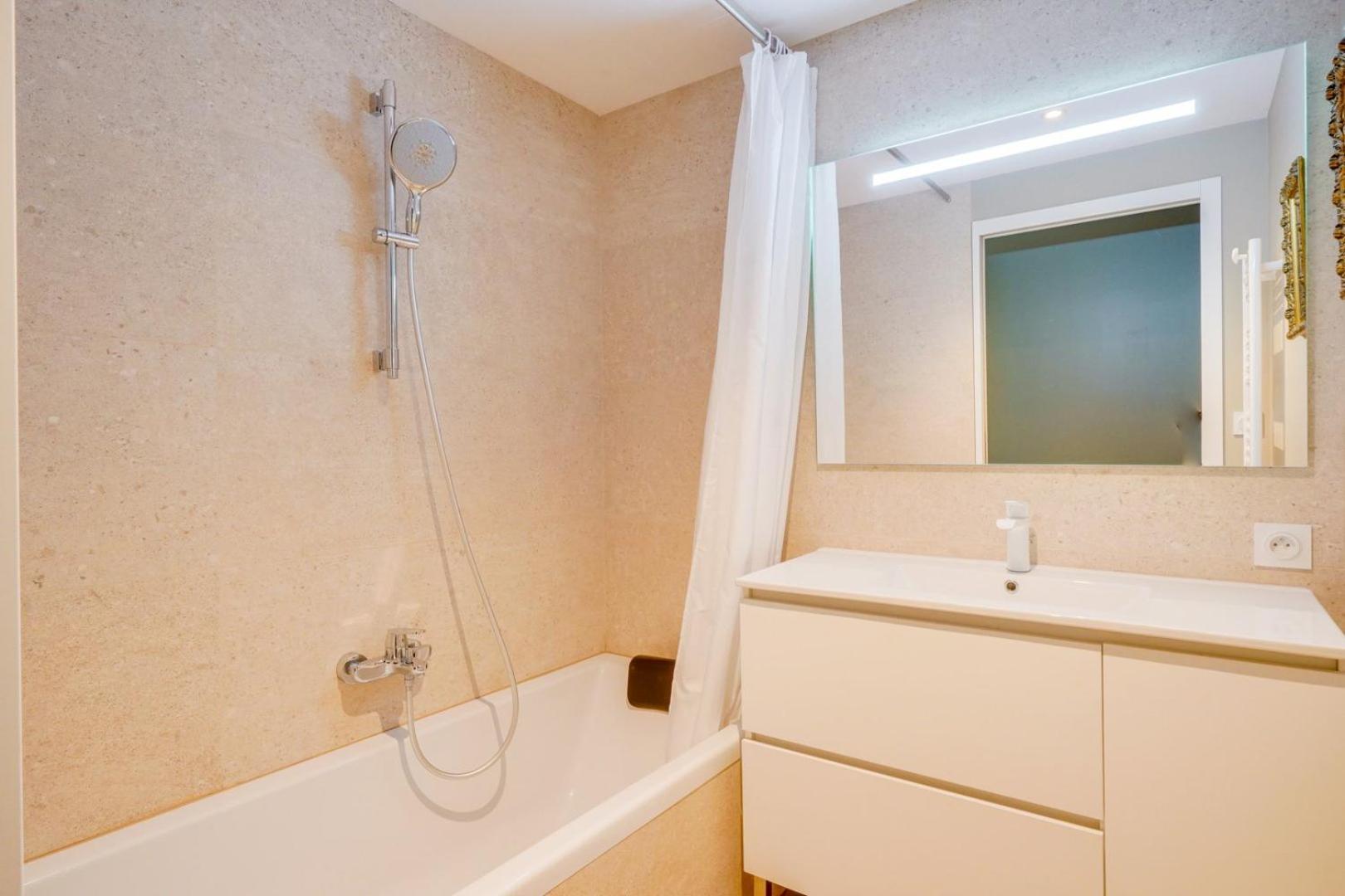 Spacious Bordeaux Family Home With Swimming Pool 외부 사진